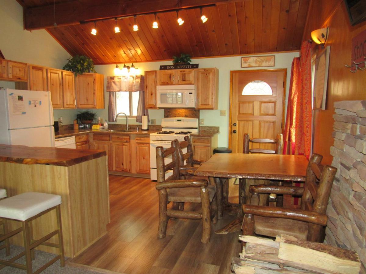 Hillside Hideaway -View Of Ski Slope From Charming Deck Big Bear Lake Esterno foto